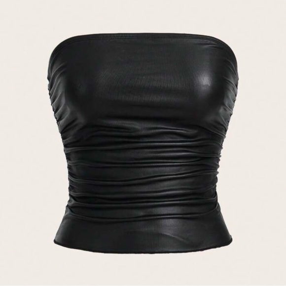 SHEIN Tops - Black Strapless Ruched Top